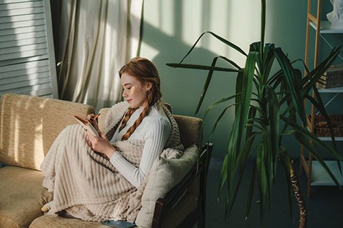 cách để ngừng thích một người là yêu bản thân nhiều hơn